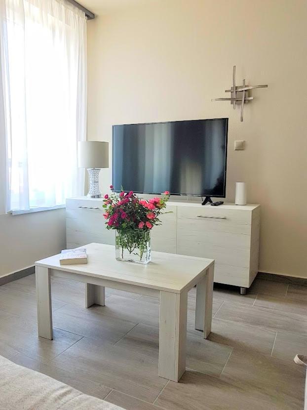 Silver Lodge Apartment 1 Eger Ngoại thất bức ảnh