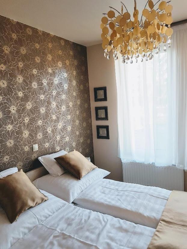 Silver Lodge Apartment 1 Eger Ngoại thất bức ảnh