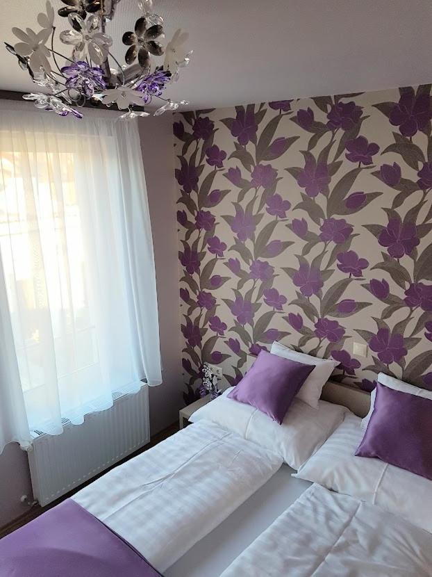 Silver Lodge Apartment 1 Eger Ngoại thất bức ảnh